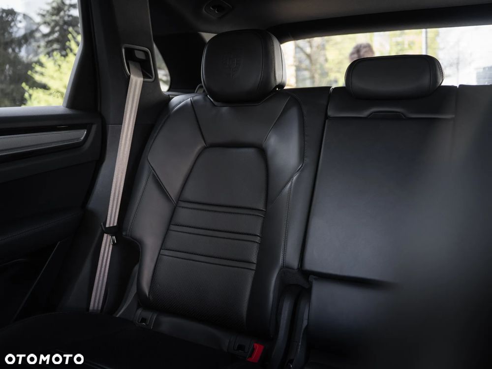 Porsche Cayenne Platinum Edition - 19