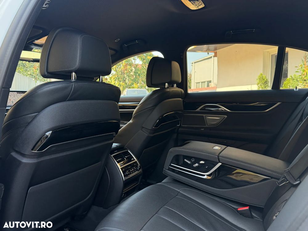 BMW Seria 7 745e - 5