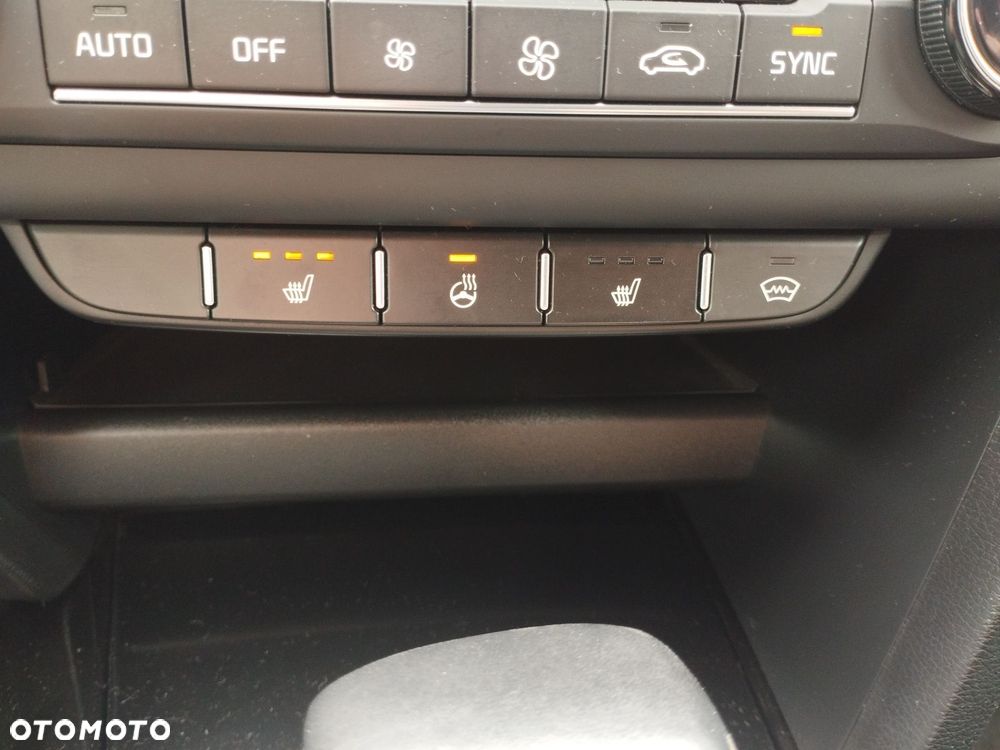Kia XCeed 1.6 T-GDI L Business Line DCT - 33