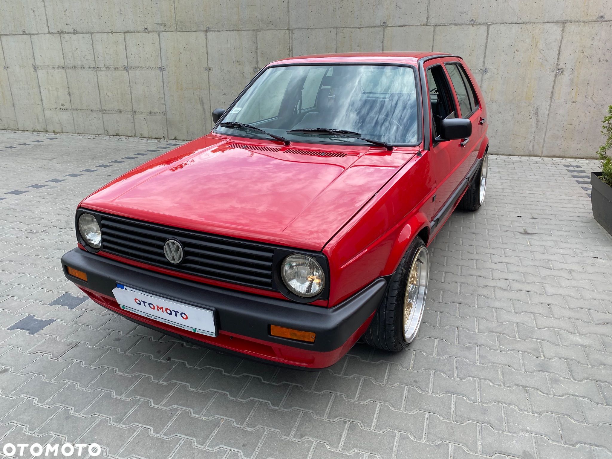 Volkswagen Golf - 1