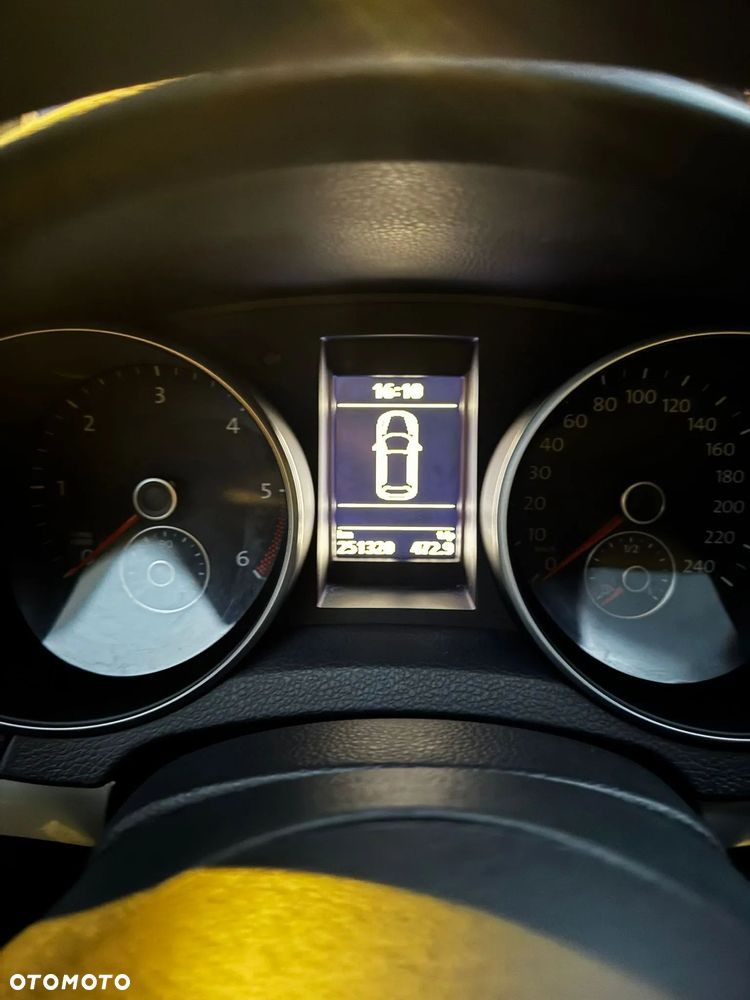 Volkswagen Golf VI 1.6 TDI BlueMot Comfortline - 18