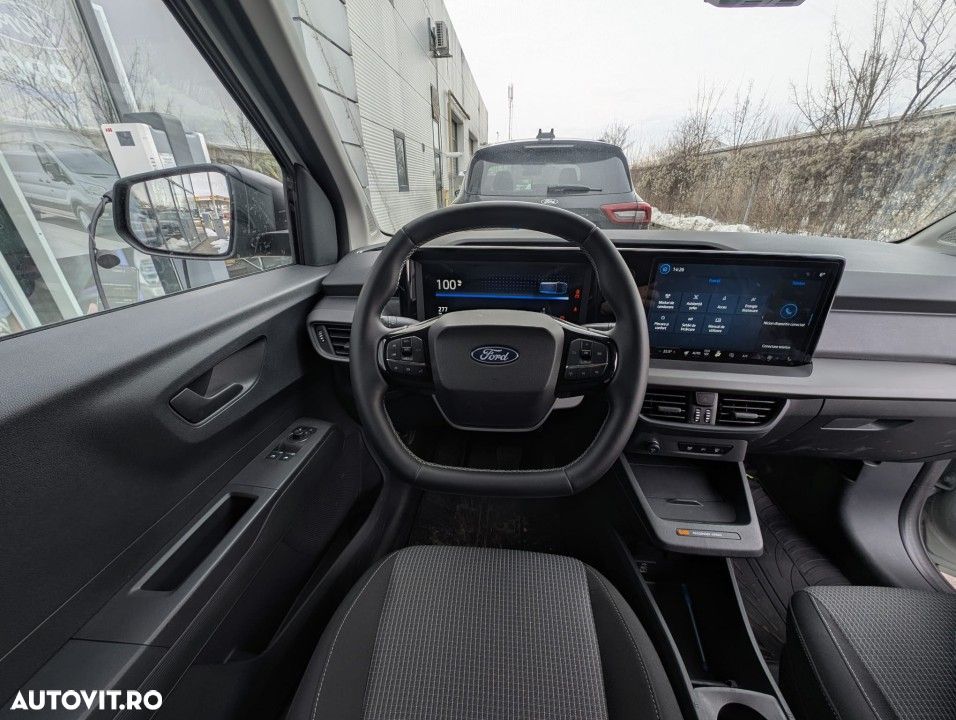 Ford Transit Courier - 11