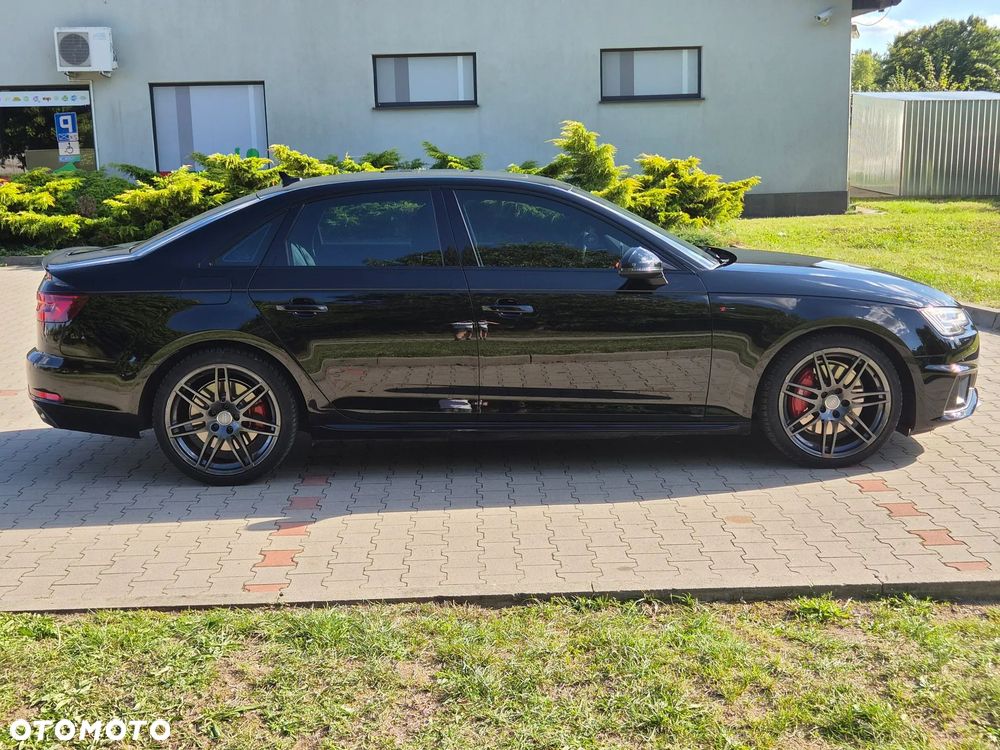 Audi A4 Limousine - 5