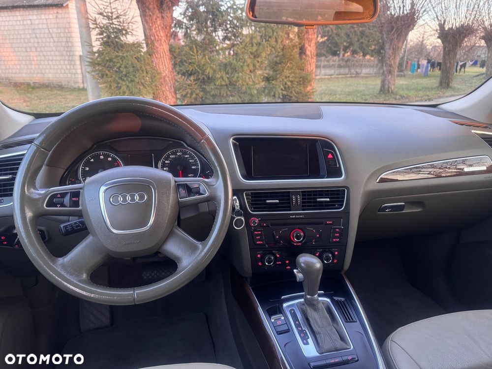Audi Q5 3.2 FSI Quattro S tronic - 9