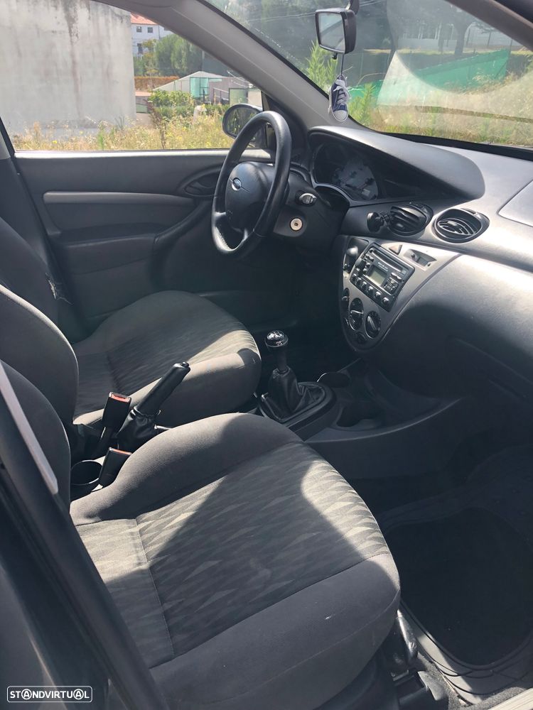 Ford Focus SW 1.6 Ghia - 6