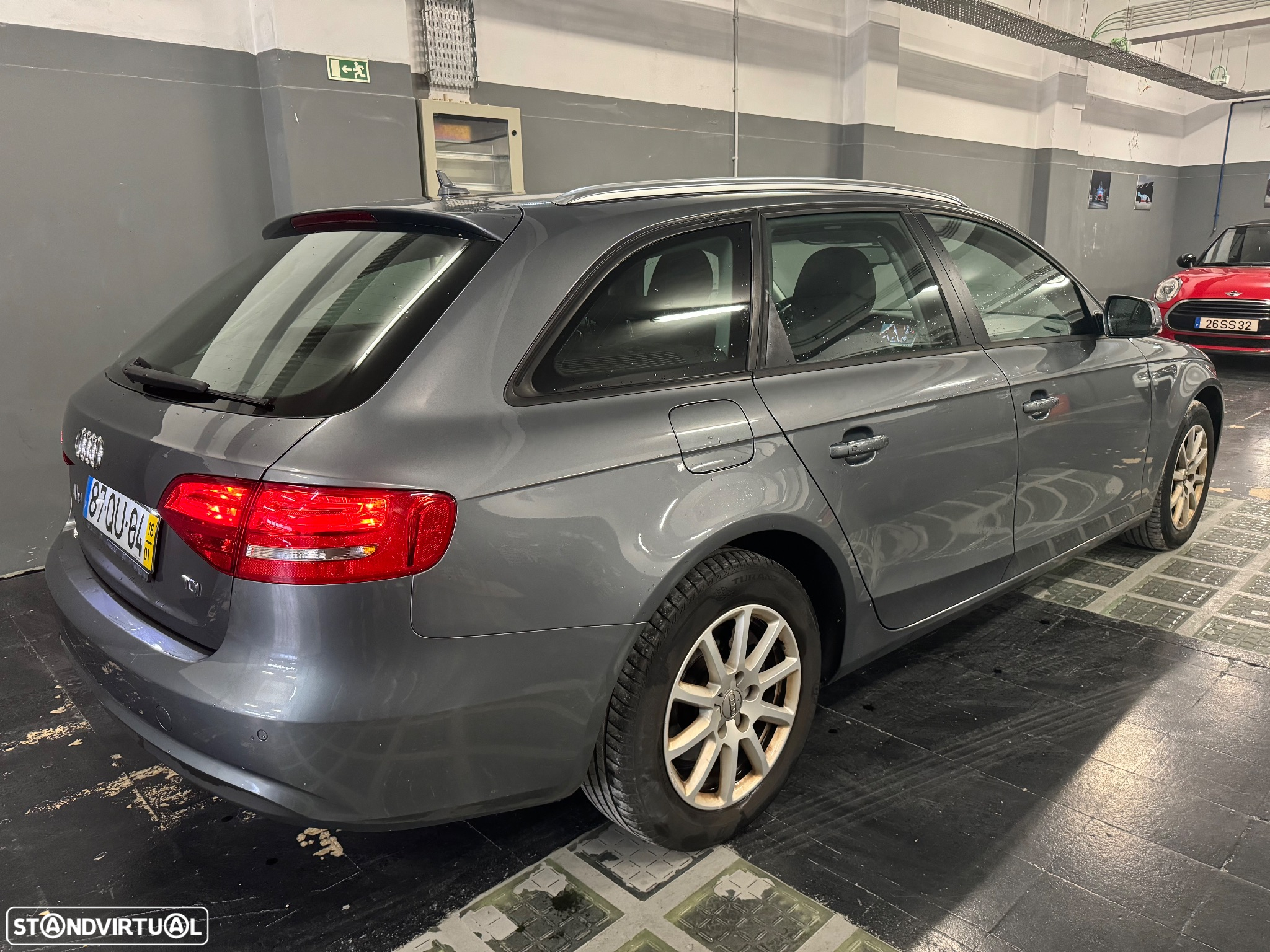 Audi A4 Avant 2.0 TDI Business Line Sport - 4