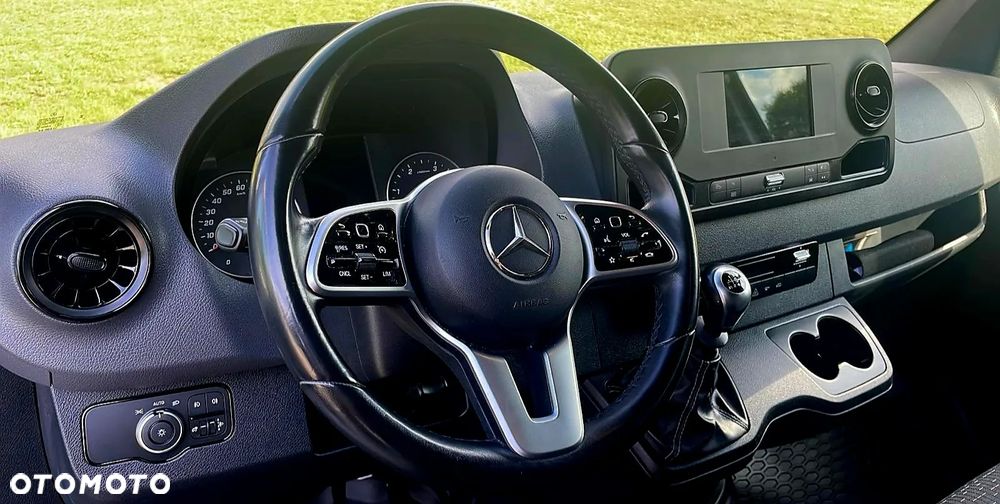 Mercedes-Benz SPRINTER - 16
