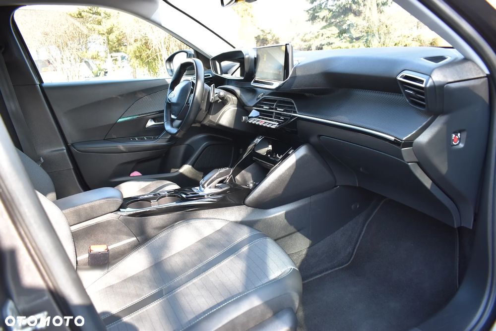 Peugeot 2008 1.5 BlueHDi Allure S&S EAT8 - 14