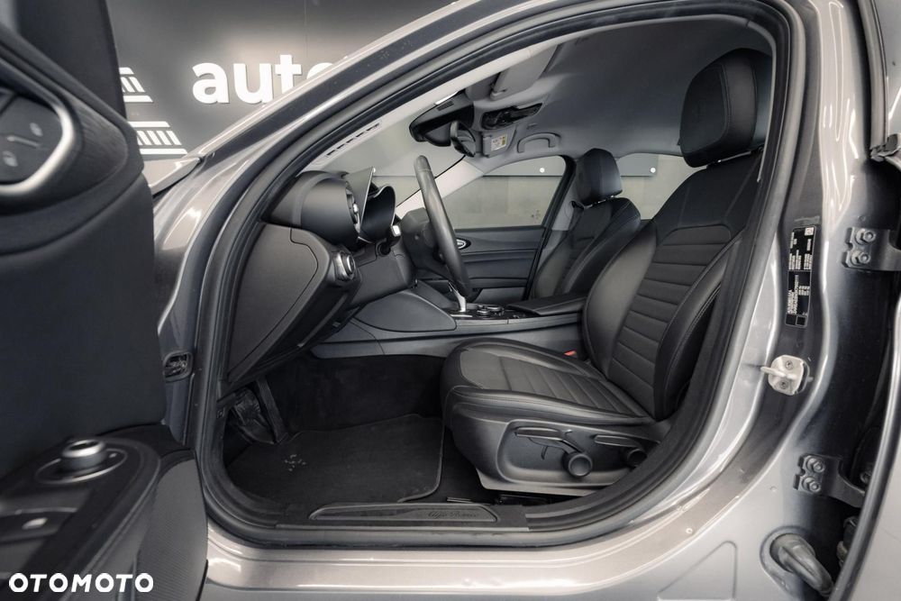 Alfa Romeo Giulia 2.0 Turbo - 14