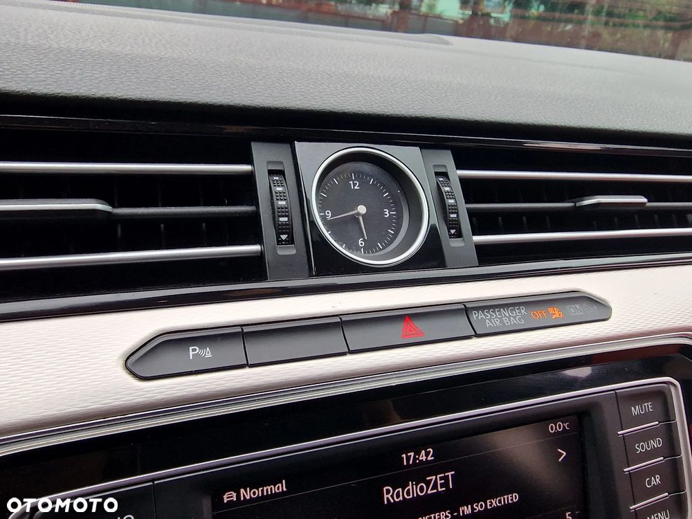 Volkswagen Passat - 20