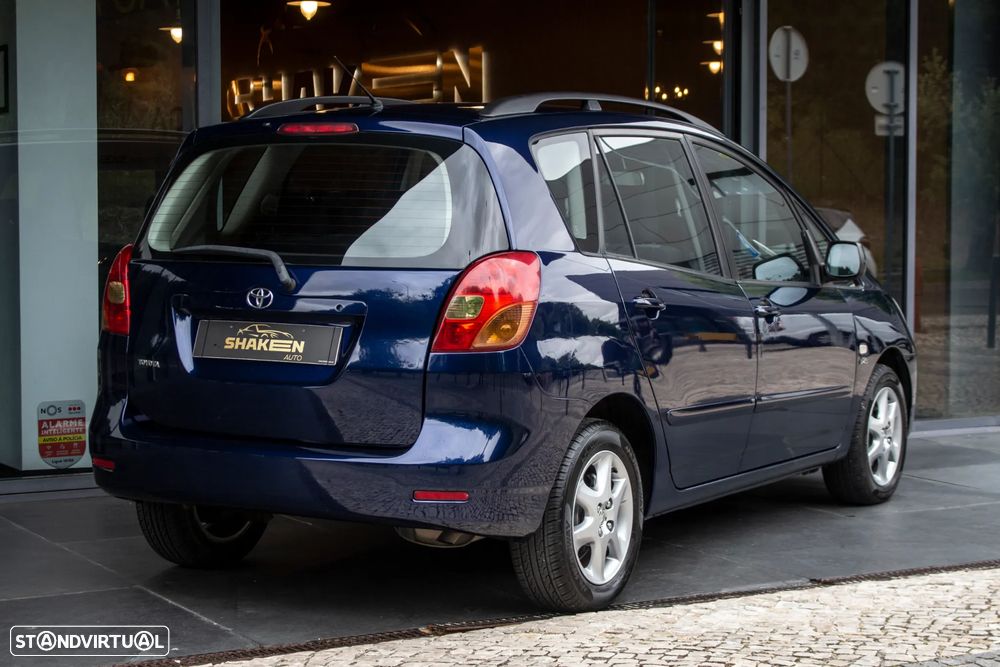 Toyota Corolla Verso 2.0 D-4D - 4