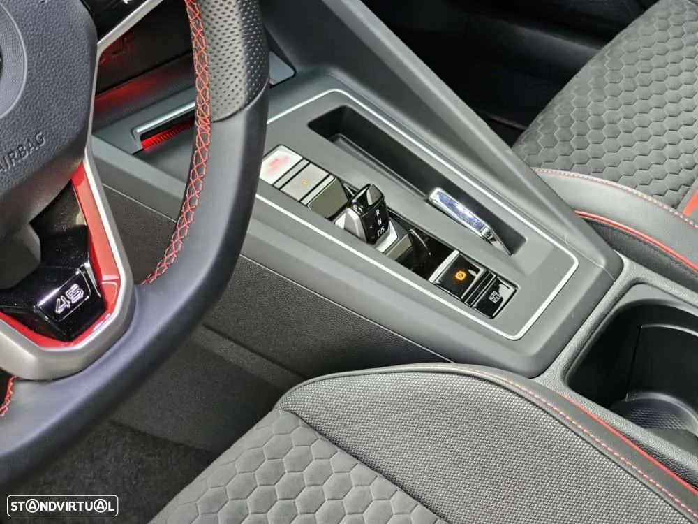 VW Golf 2.0 TSI GTI Clubsport 45 Years DSG - 18