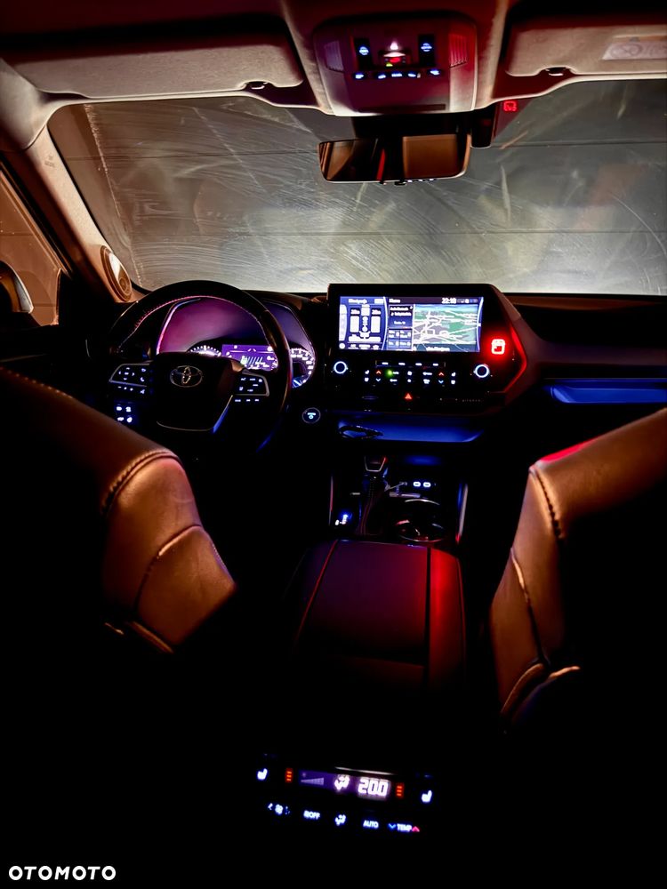 Toyota Highlander 2.5 Hybrid Executive - 28