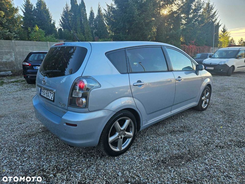 Toyota Corolla Verso - 4