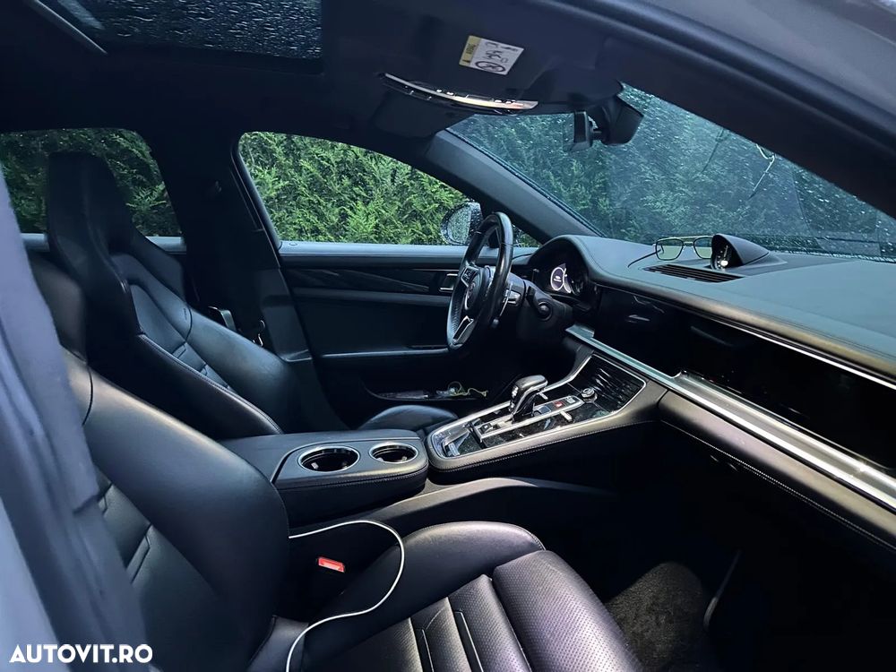Porsche Panamera - 8