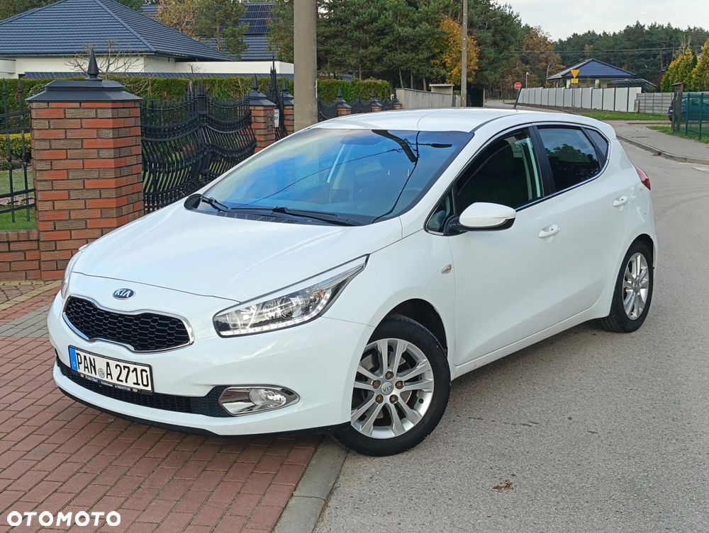 Kia Ceed 1.6 GDI Dream Team Edition