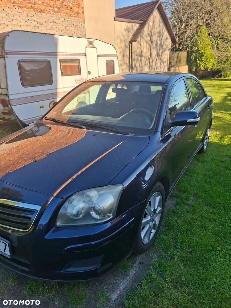 Toyota Avensis 2.0 D-4D Sol - 2