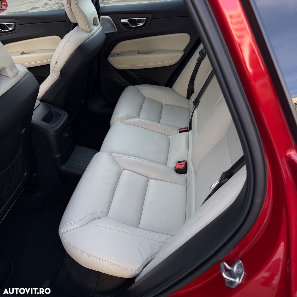 Volvo XC 60 T6 AWD Recharge Geartronic Inscription Expression - 18