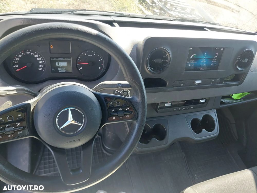 Mercedes-Benz Sprinter - 8