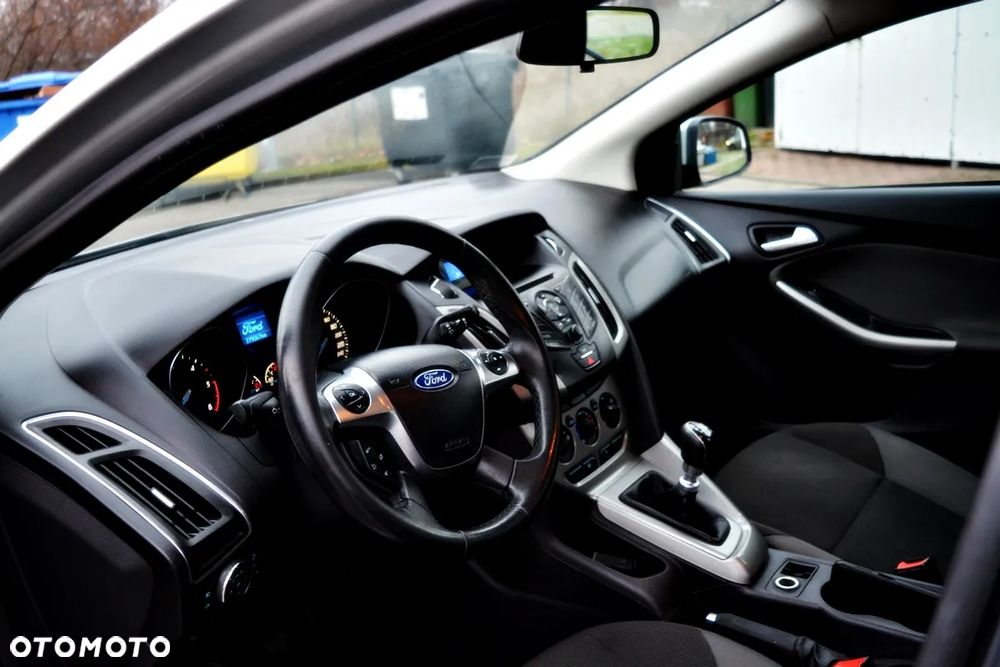 Ford Focus 1.6 TDCi DPF Ambiente - 6