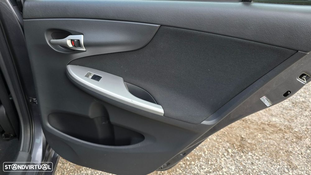 Toyota Corolla 1.4 D-4D - 31