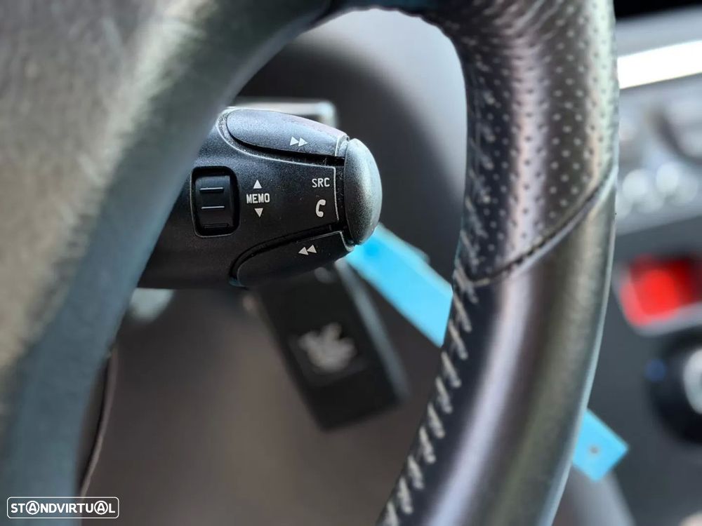 Peugeot 5008 — fotografia 12