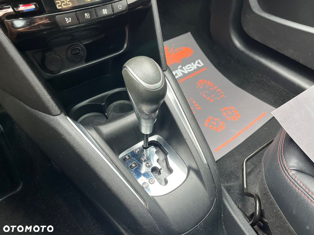 Peugeot 208 - 12