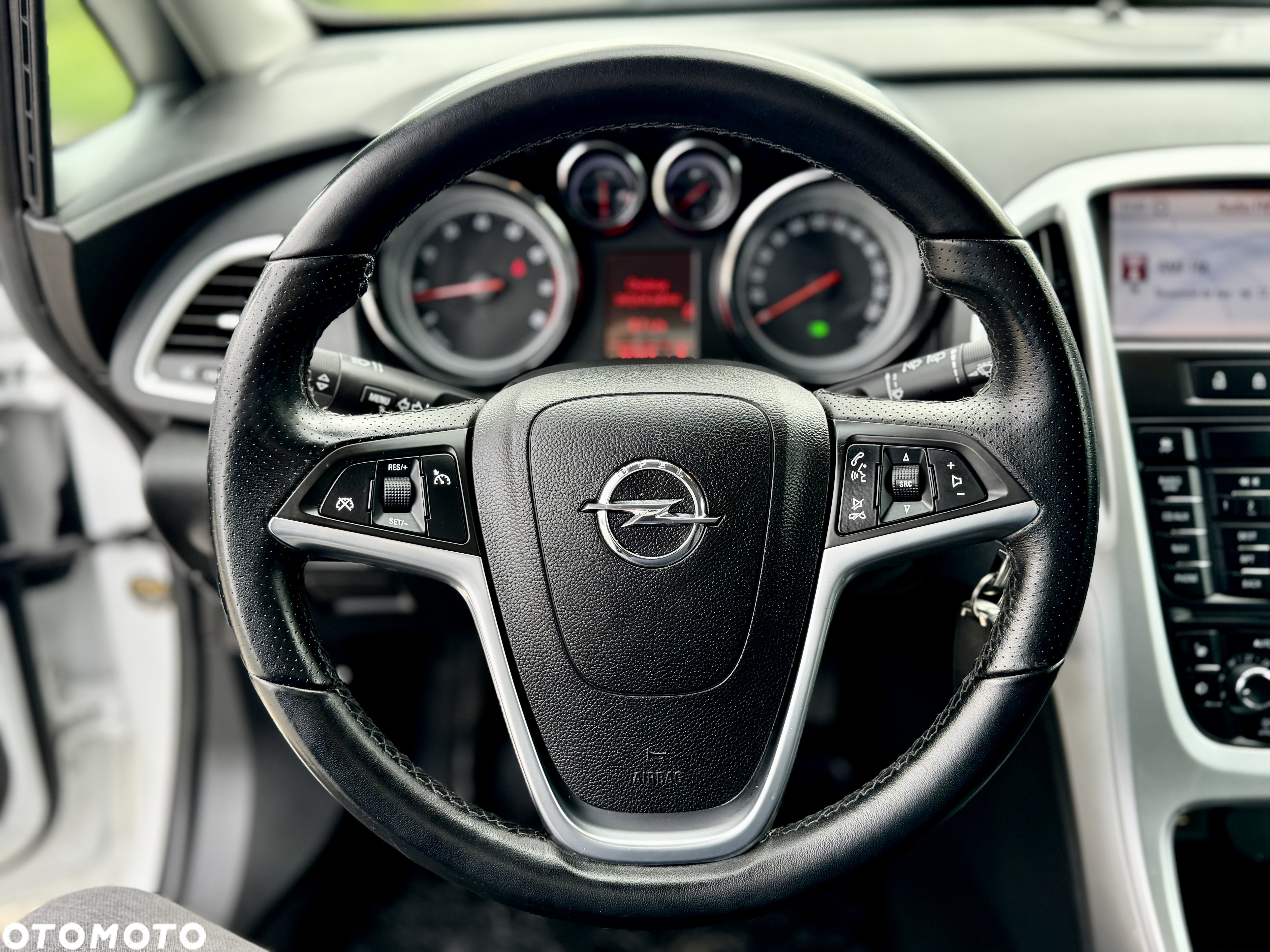 Opel Astra 1.6 Turbo Cosmo - 15