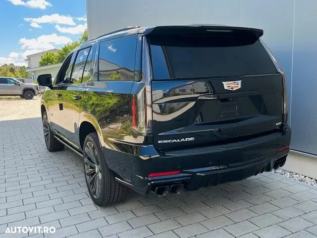 Cadillac Escalade - 3