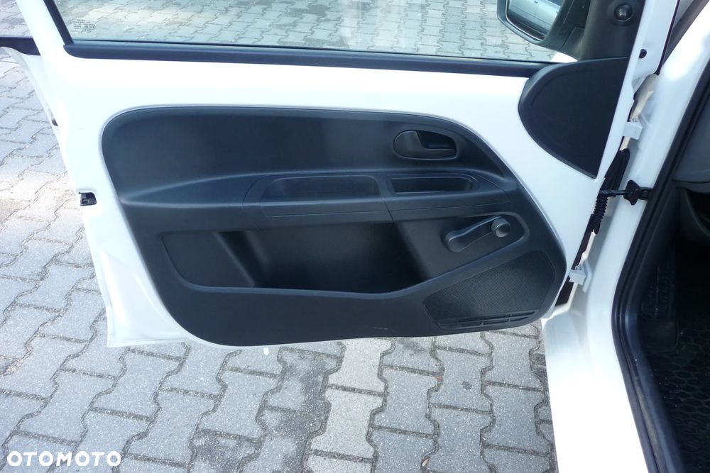 Volkswagen up! 1.0 move CityLine - 24