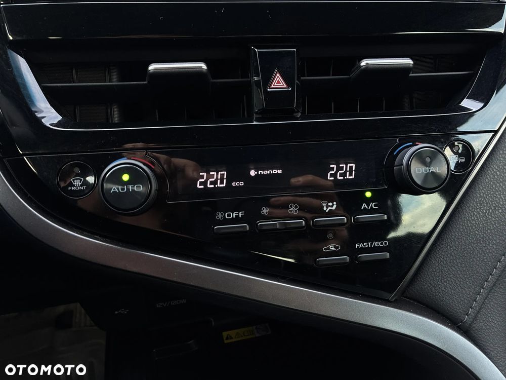 Toyota Camry 2.5 Hybrid Executive CVT - 25