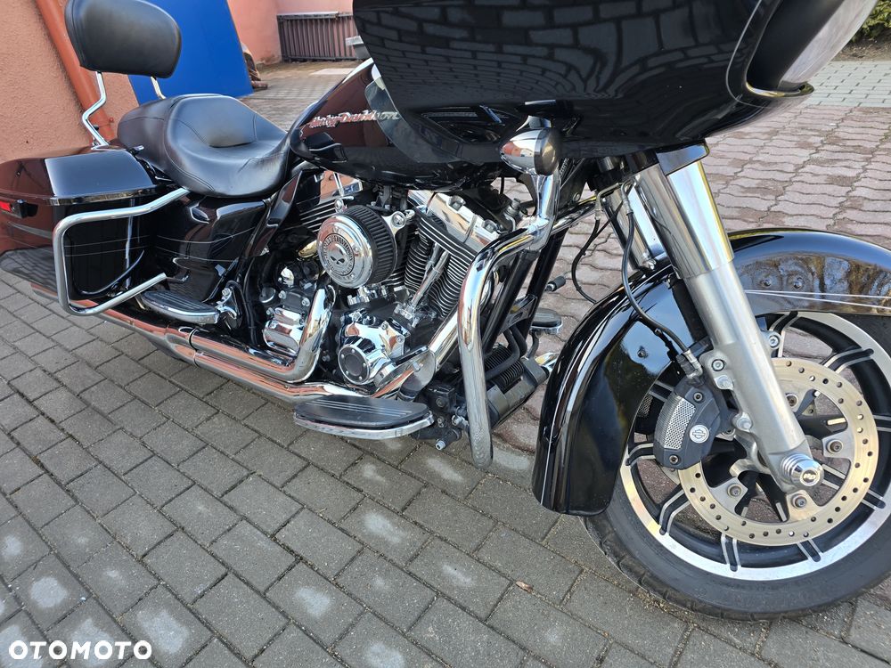 Harley-Davidson Touring Road Glide - 2