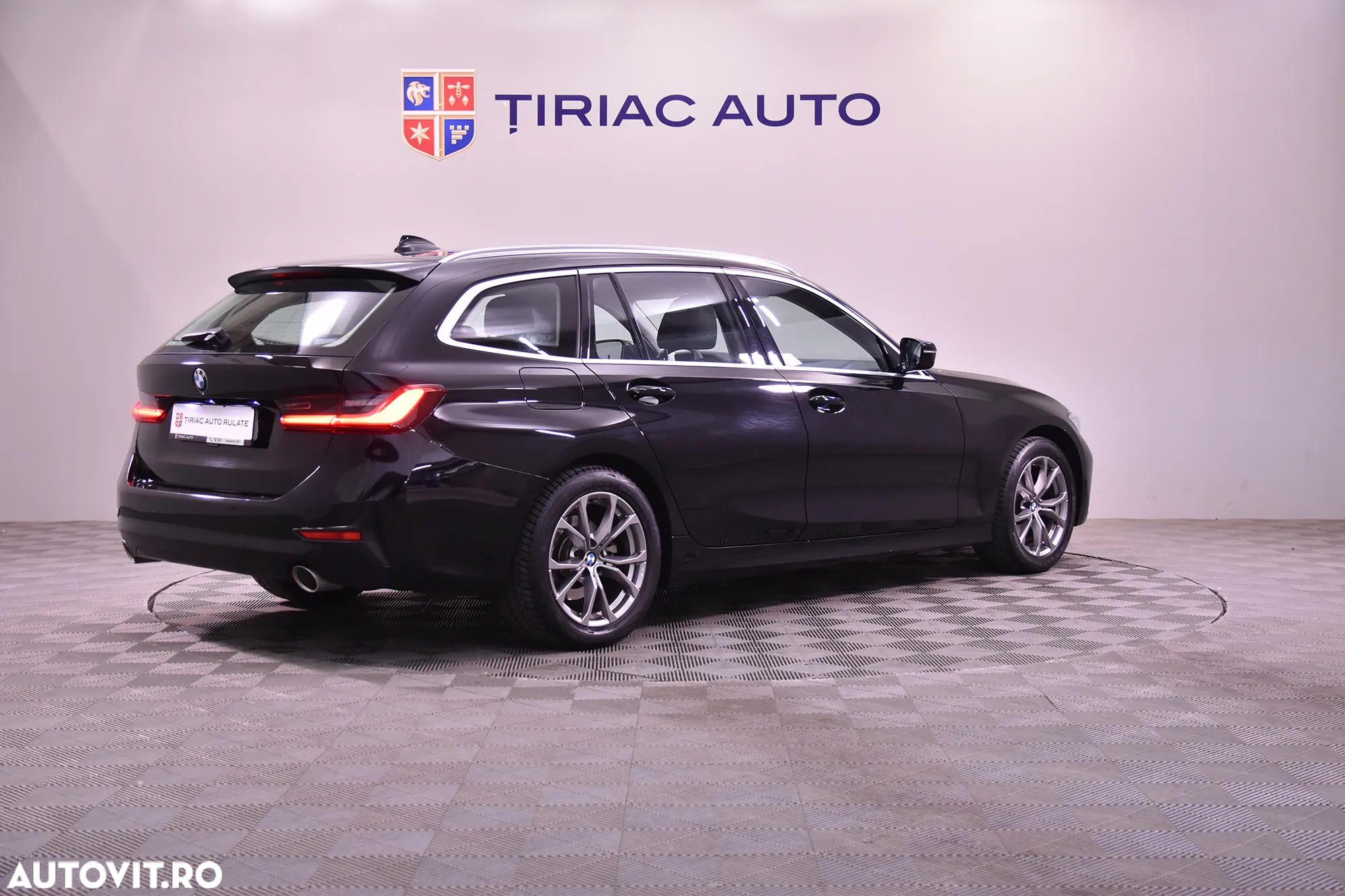 BMW Seria 3 318i Touring Aut. - 5
