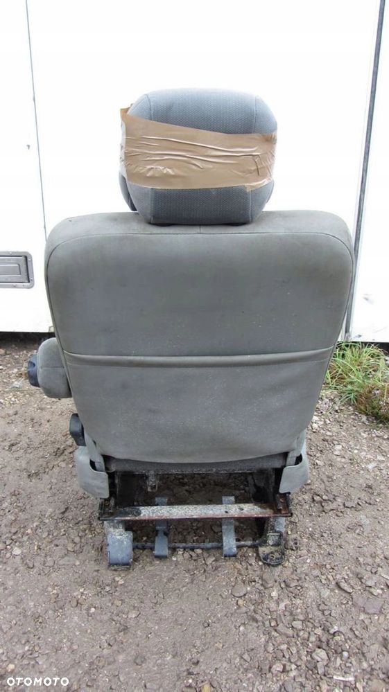 TRAFIC VIVARO II FOTEL PASAŻERA PRAWY 01- - 5