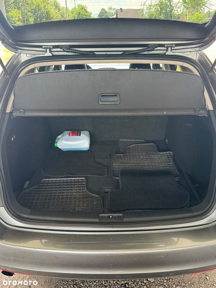 Volkswagen Golf 1.6 TDI DPF BlueMotion - 25