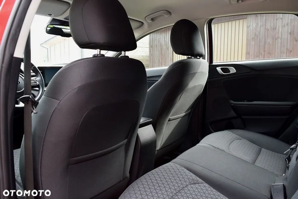 Kia Ceed 1.6 CRDi SCR M - 30