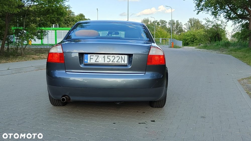 Audi A4 Limousine - 7