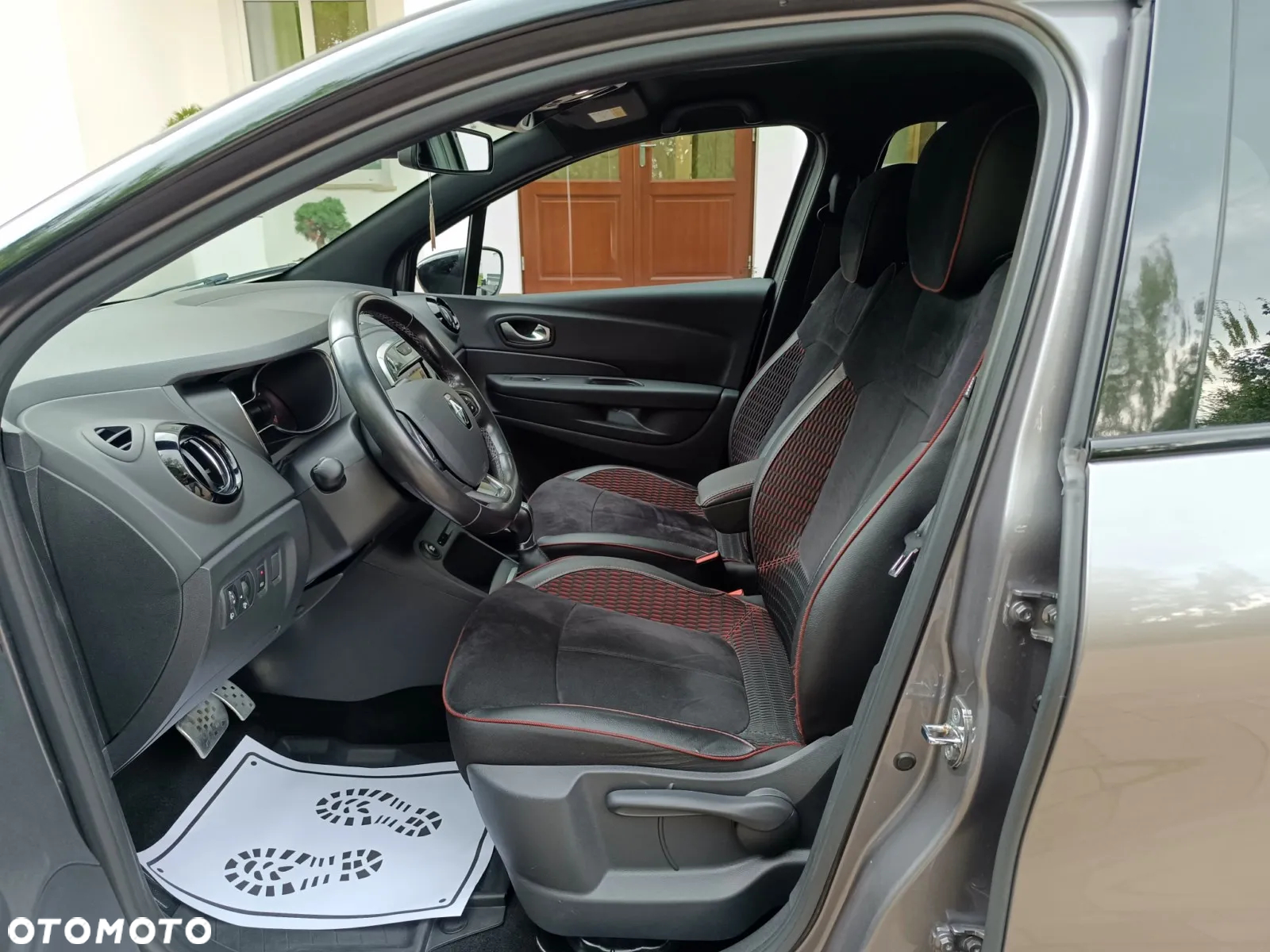 Renault Captur 1.3 Energy TCe Initiale Paris EDC - 25