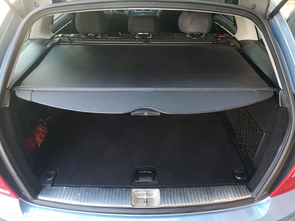Mercedes-Benz Klasa C 180 BlueEFFICIENCY 7G-TRONIC Elegance - 27
