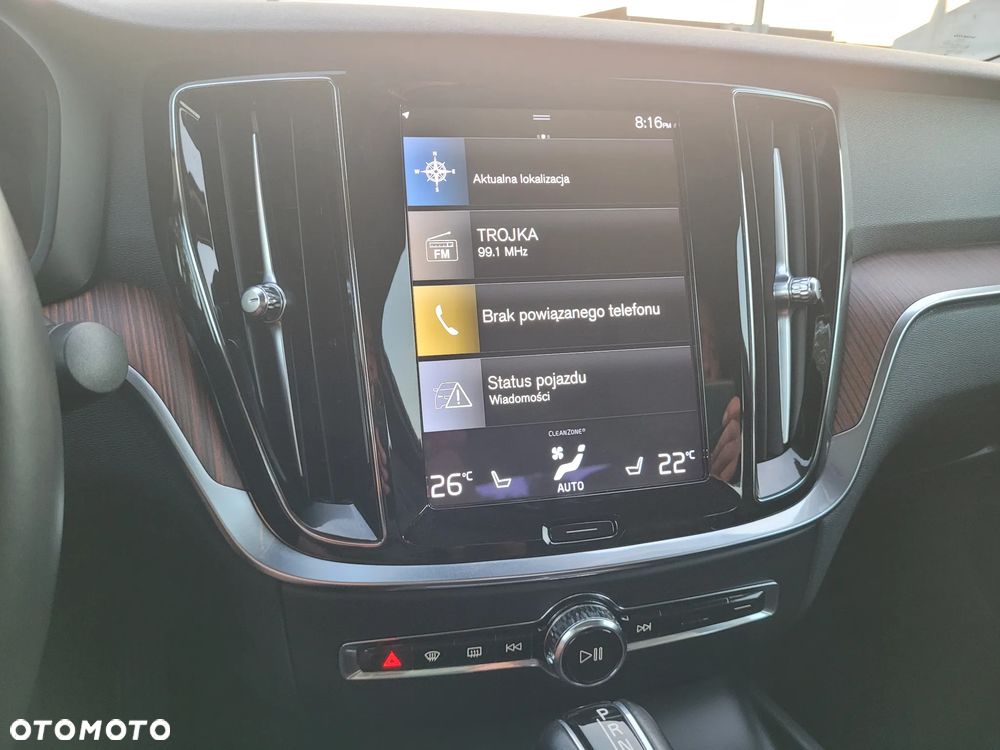 Volvo S60 T5 AWD Momentum Pro - 23