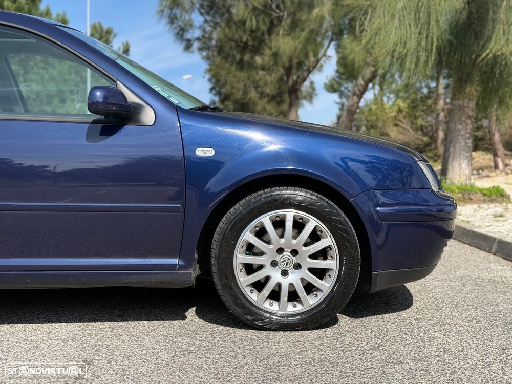 VW Bora 1.9 TDi Highline - 12