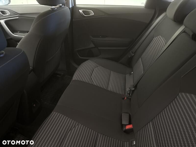 Kia Ceed 1.5 T-GDI M - 21