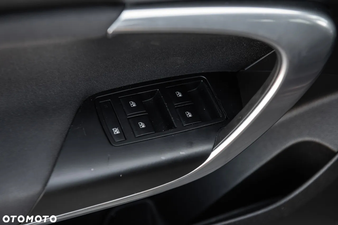 Opel Insignia - 17