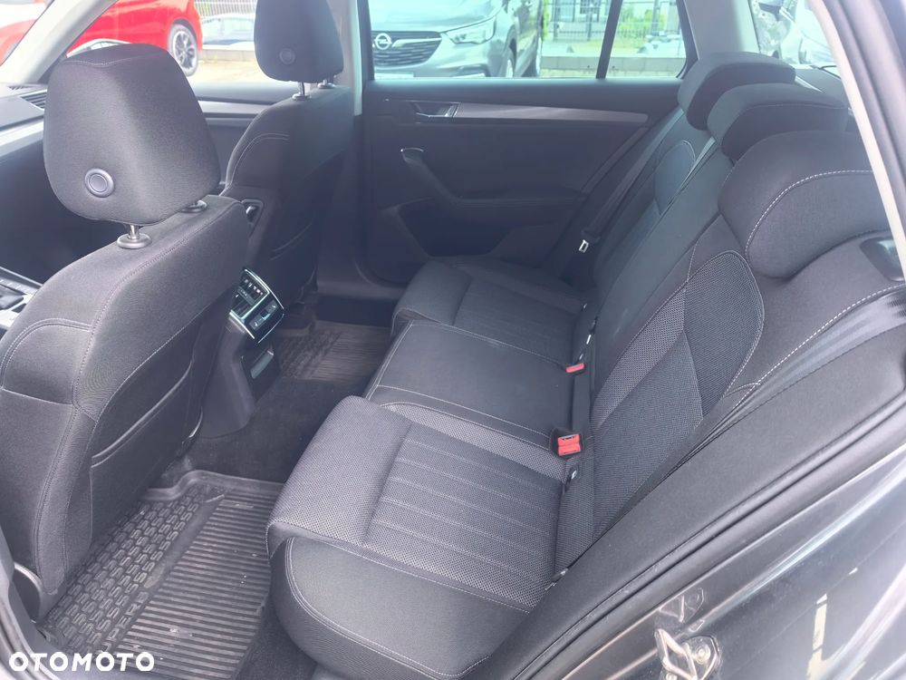 Skoda Superb 2.0 TDI SCR Style DSG - 11