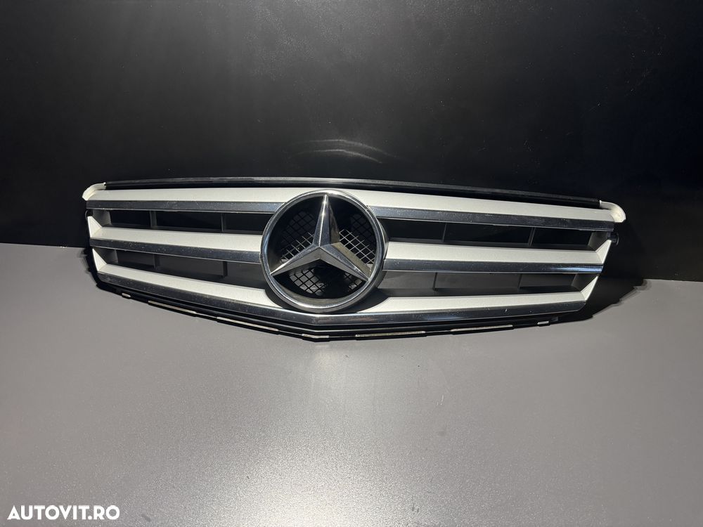 Grila centrala mercedes c class w204 - 1