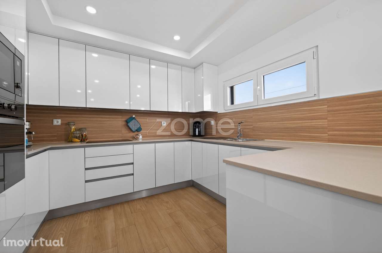 Moradia T3 Moderna com Piscina e Garagem em Fernão Ferro - Grande imagem: 5/50