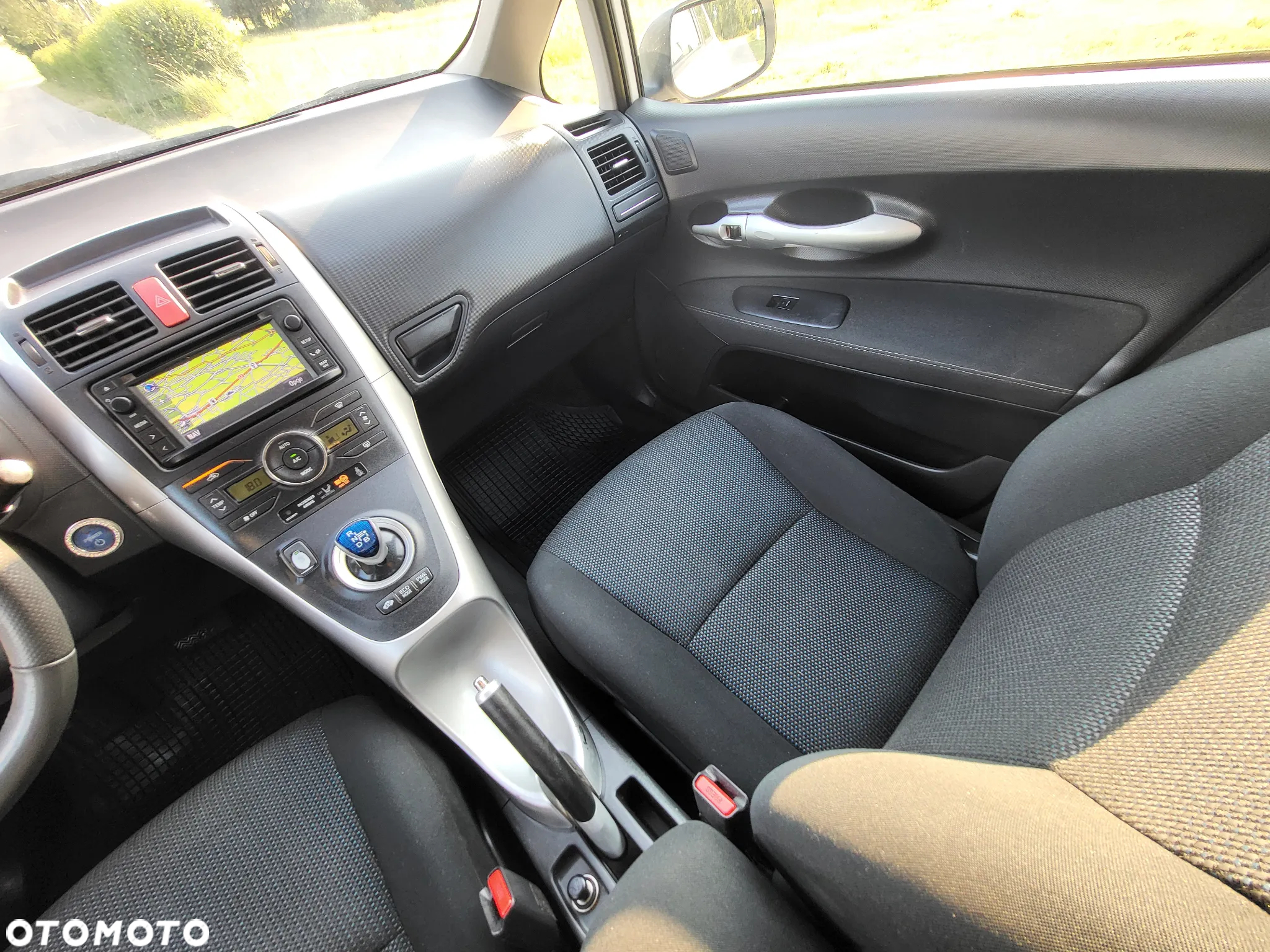 Toyota Auris 1.8 HSD Prestige NAVI - 25