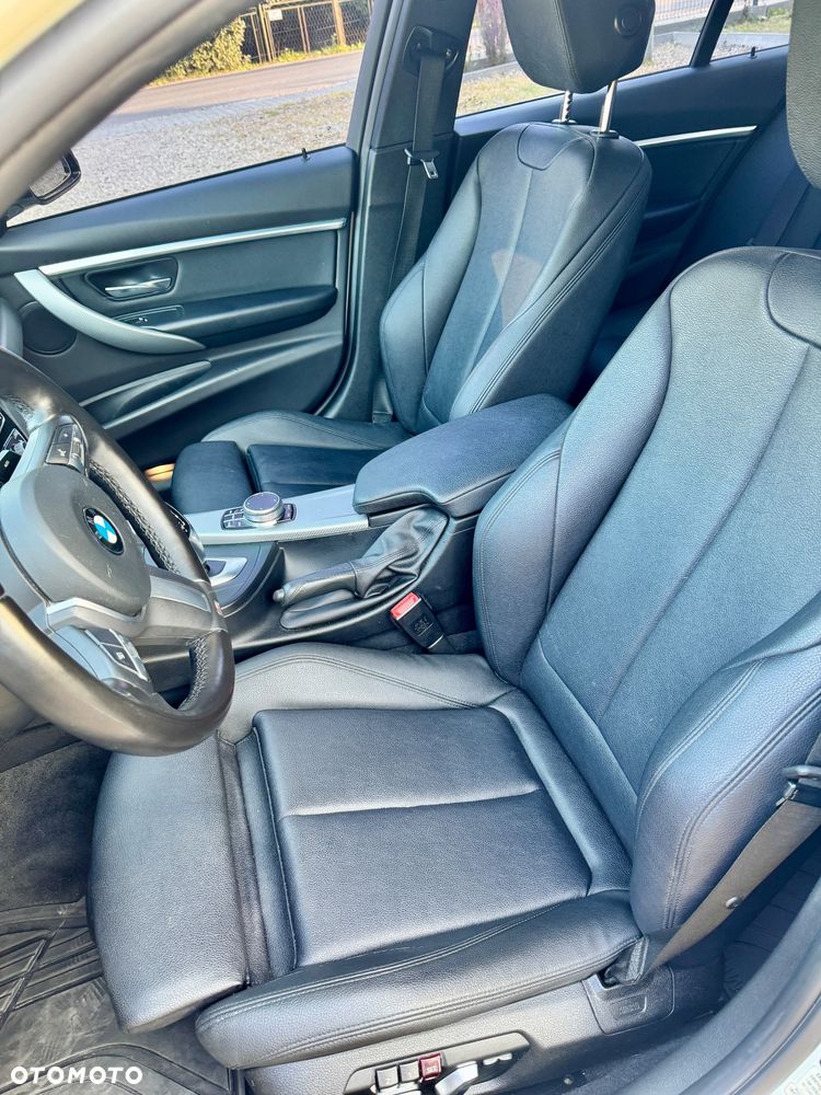 BMW Seria 3 330i xDrive Edition M Sport Shadow - 9