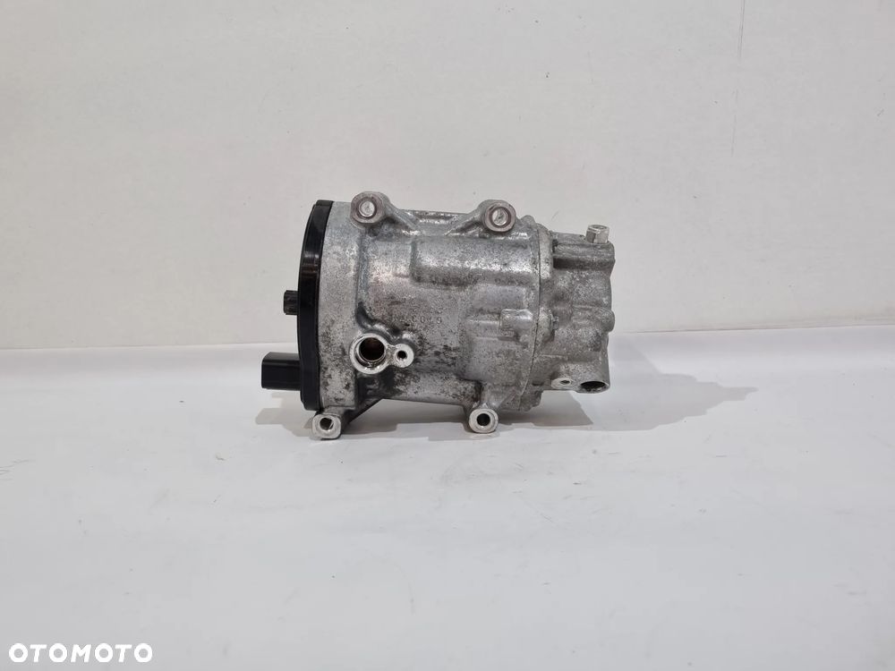 TOYOTA YARIS IV 1.5 HYBRYDA SPRĘŻARKA KOMPRESOR KLIMATYZACJI  042400-0740 - 1