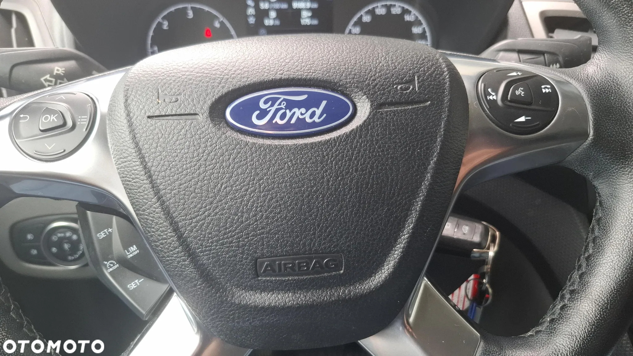 Ford CONNECT - 19